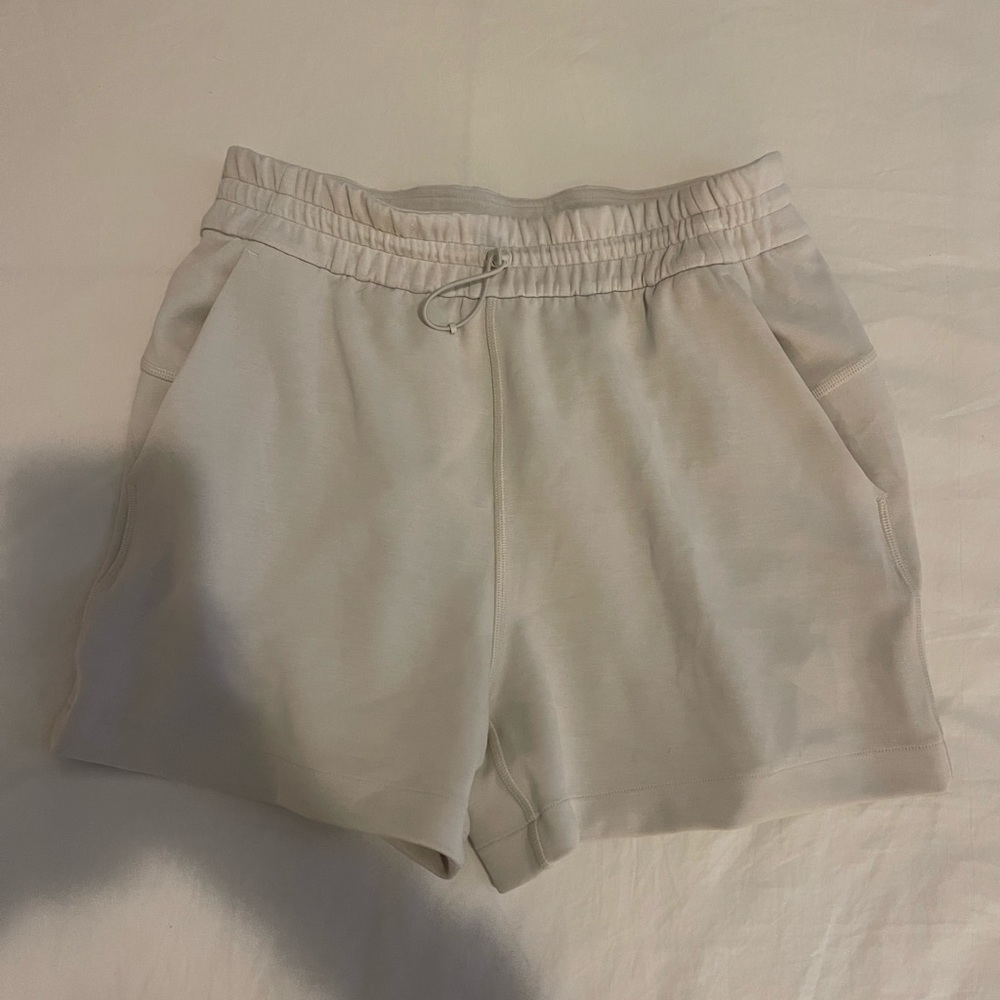 Lululemon soft stream shorts